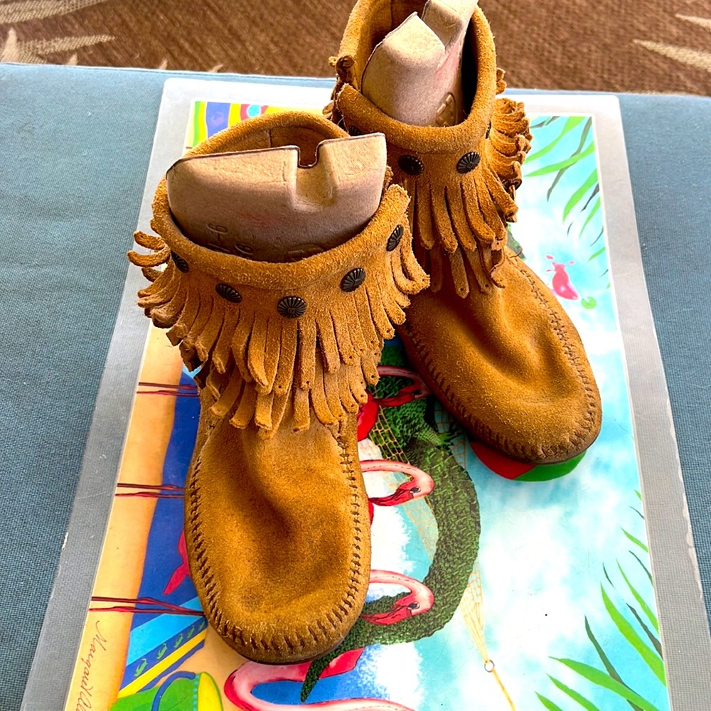 Minnetonka double fringe side zip boots
